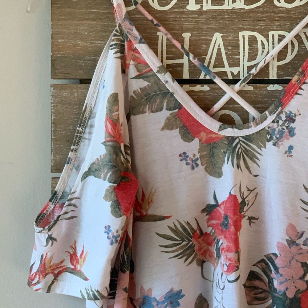 🌟FLORAL COLD SHOULDER TOP 🌸 - Picture 2 of 7